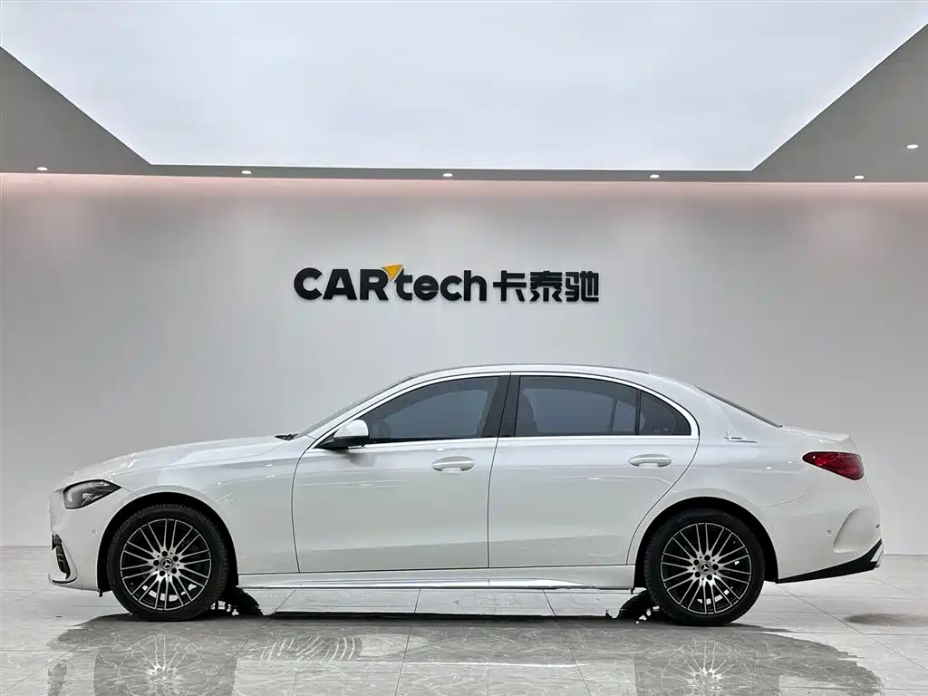 Mercedes-Benz C-Class 2025