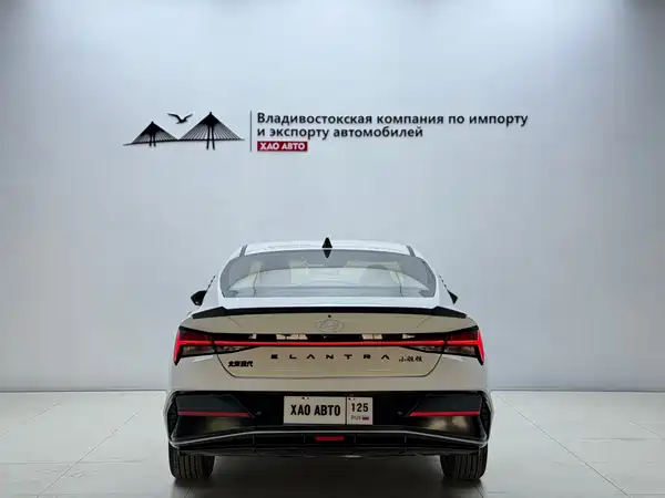 Hyundai Elantra 2023