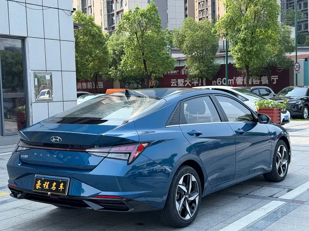 Hyundai Elantra 2021 — фото 14