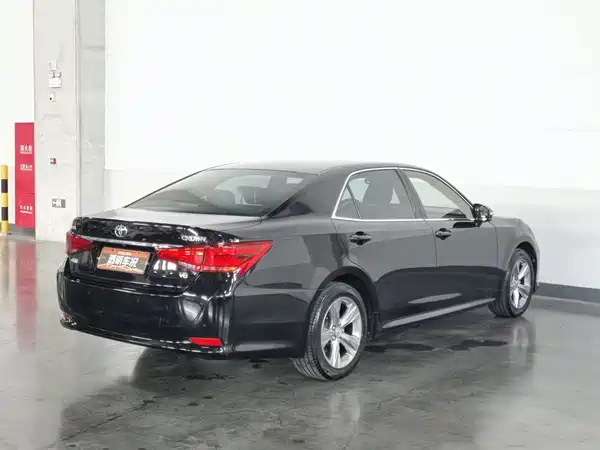 Toyota Crown 2017