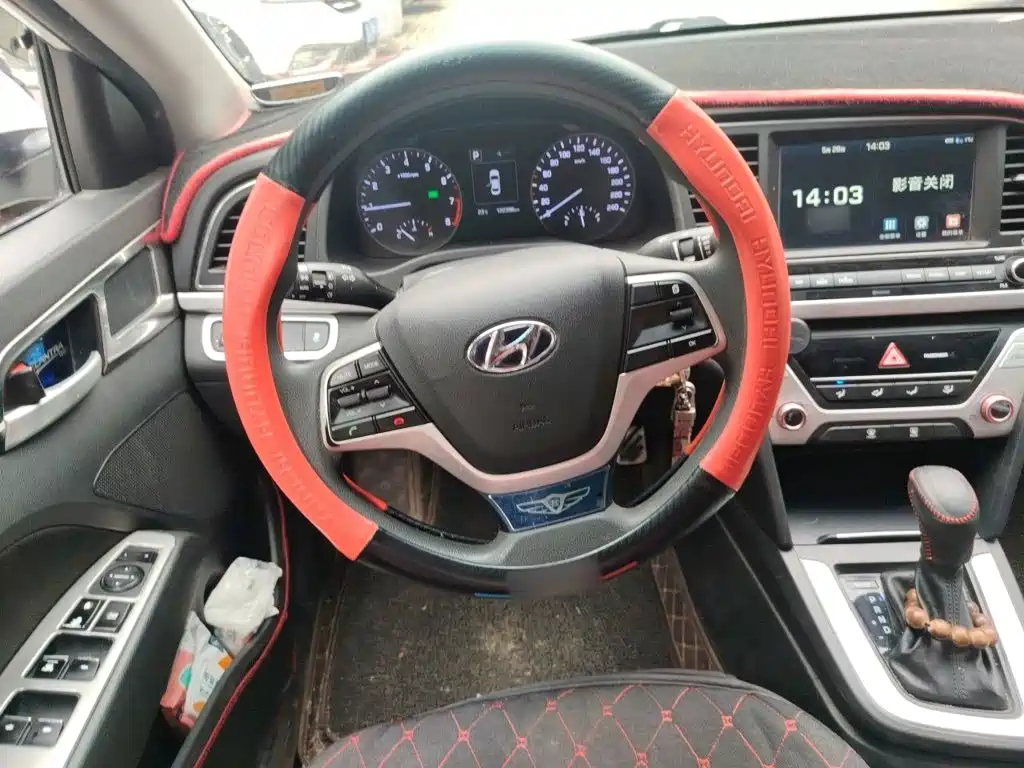 Hyundai Elantra 2017 — фото 3