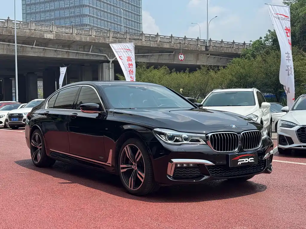 BMW 7 Series 2019 — фото 2