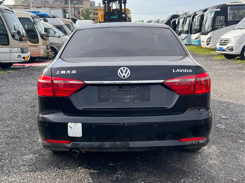 Volkswagen Lavida 2013