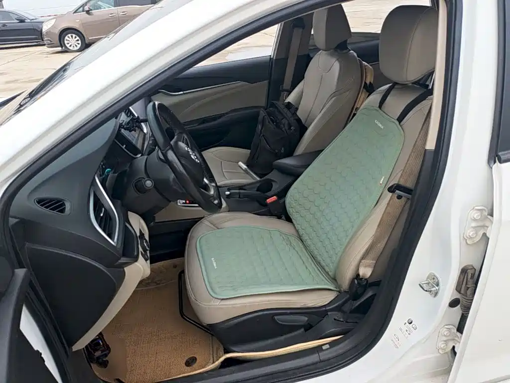 Buick Excelle 2018 — фото 15