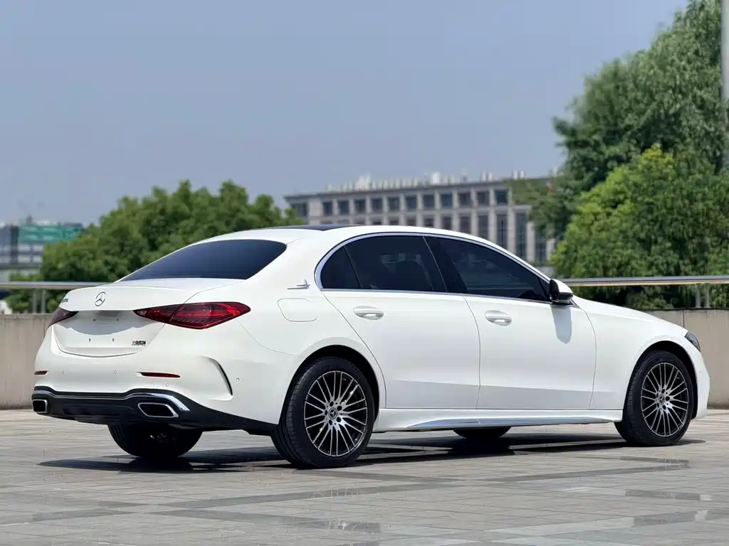 Mercedes-Benz C-Class 2025