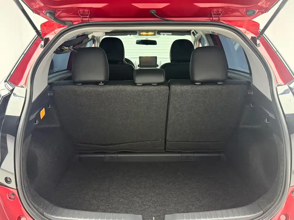 Toyota Yaris L 2022 — фото 10
