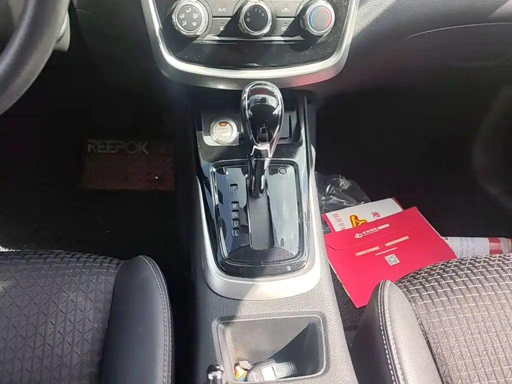 Nissan Tiida 2018 — фото 14
