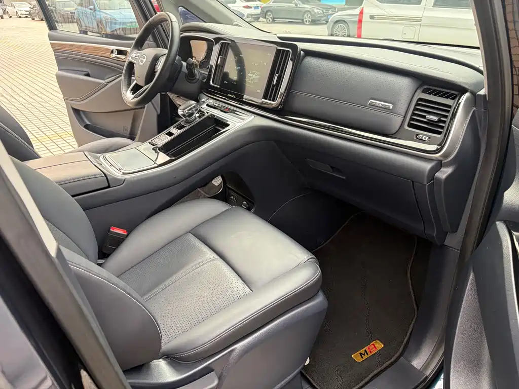 GAC Trumpchi M8 2022 — фото 17