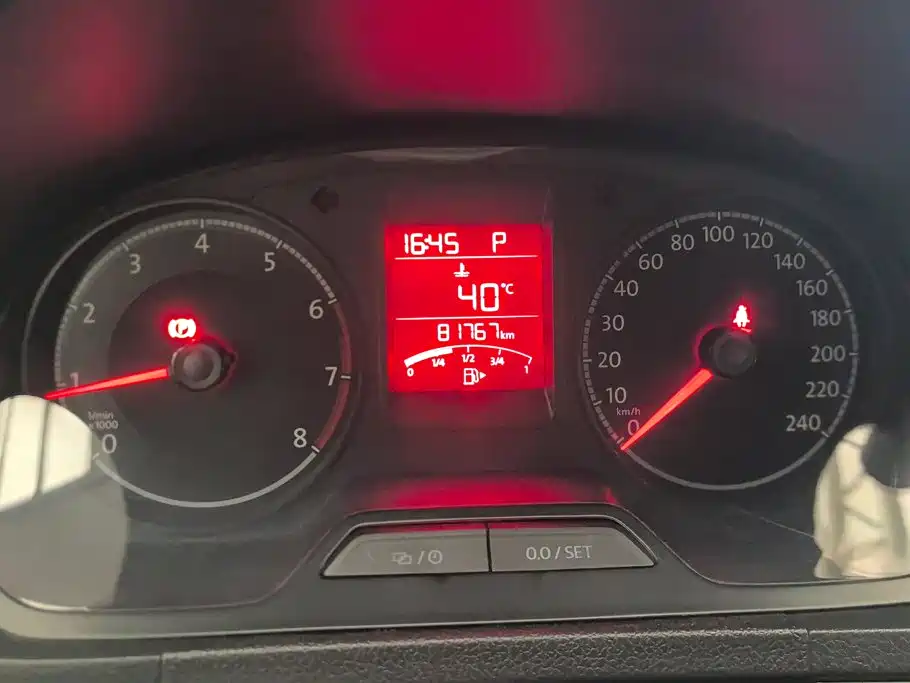 Volkswagen Jetta 2018 — фото 14