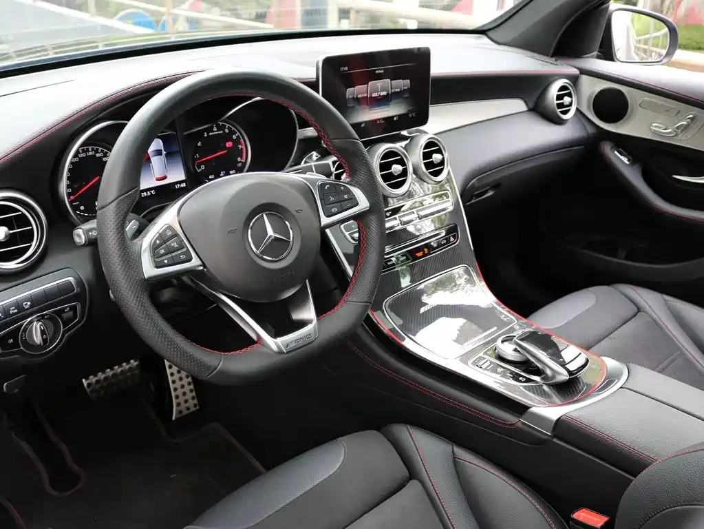Mercedes-Benz GLC AMG 2019 — фото 10