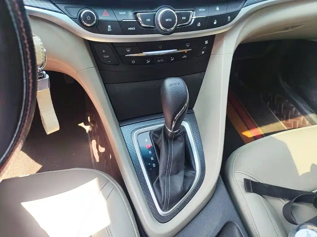 Buick Excelle GT 2018 — фото 14