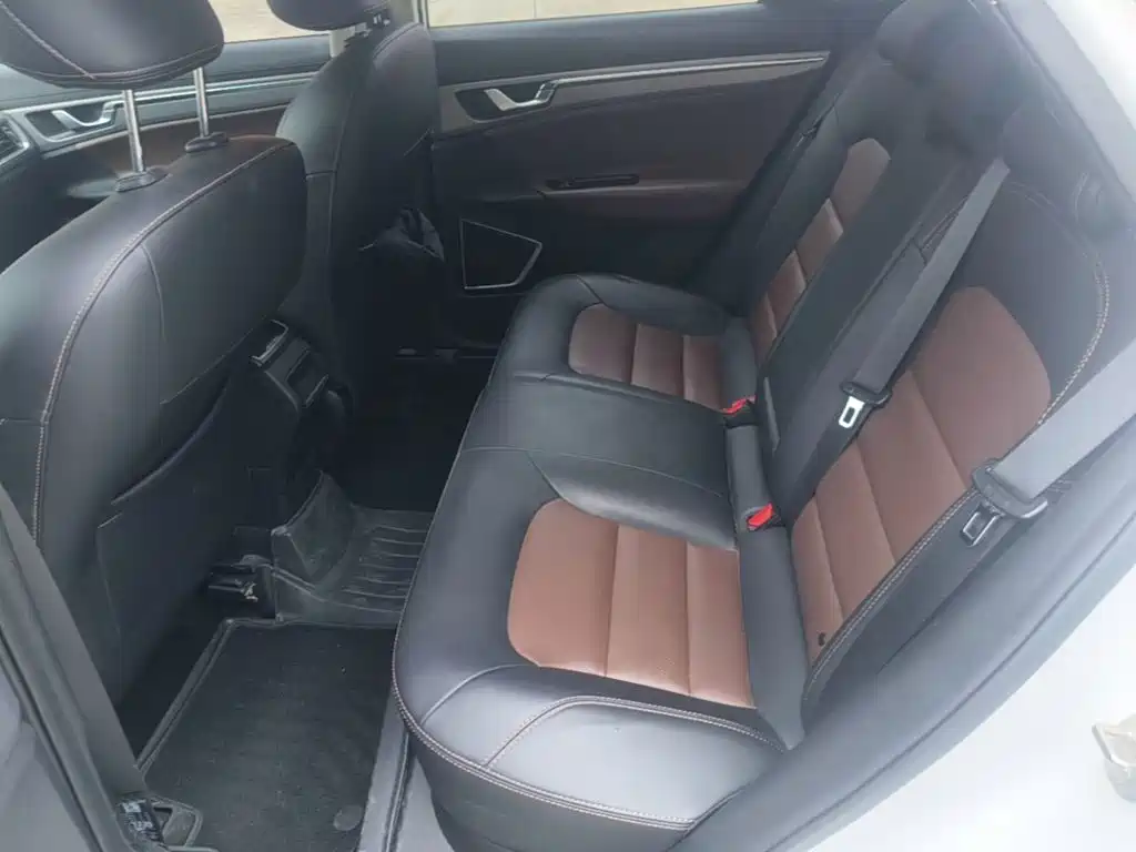 Geely Emgrand GS 2019 — фото 17