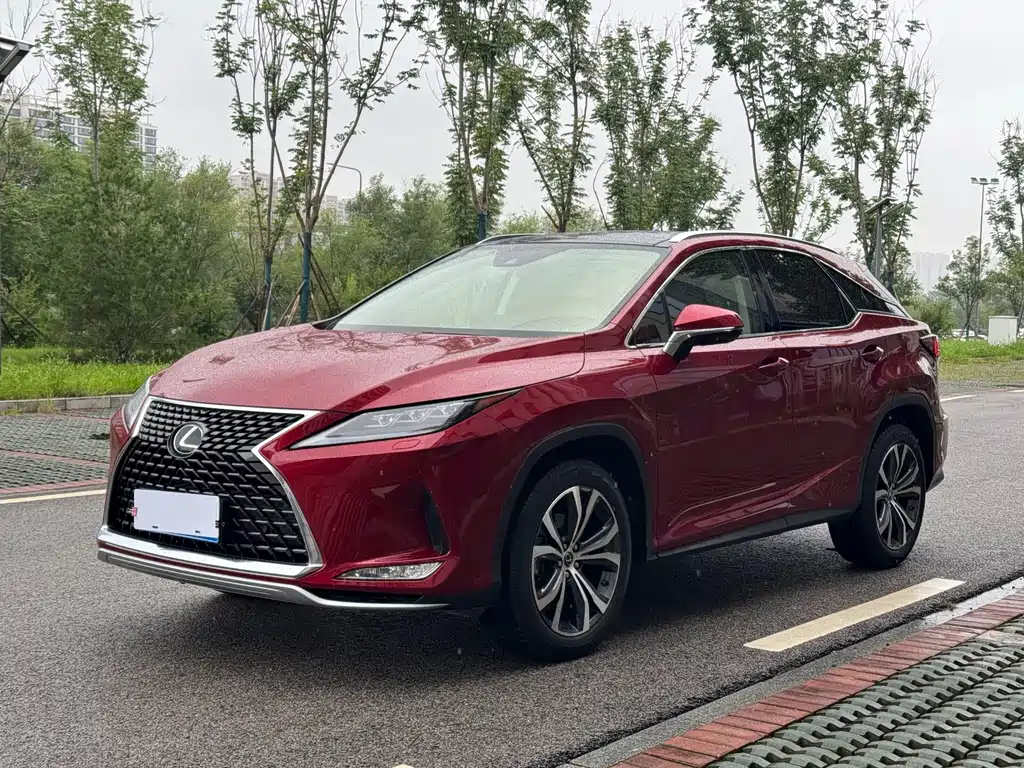 Lexus RX 2022 — фото 1