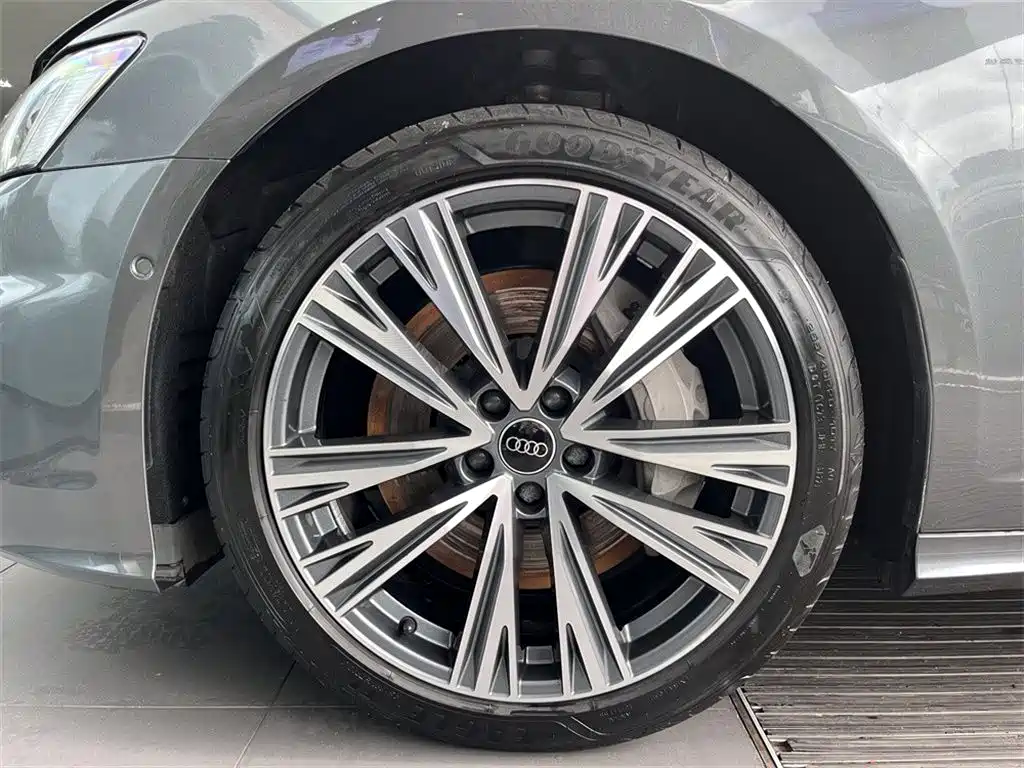 Audi A6L 2023 — фото 17