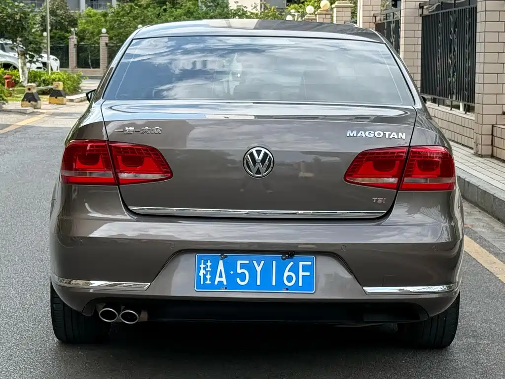 Volkswagen Magotan 2013