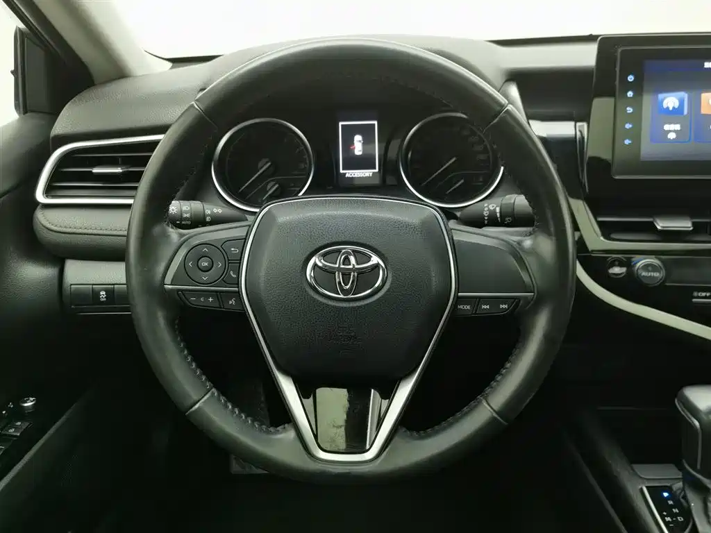 Toyota Camry 2022 — фото 11