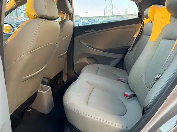 Hyundai Accent 2014