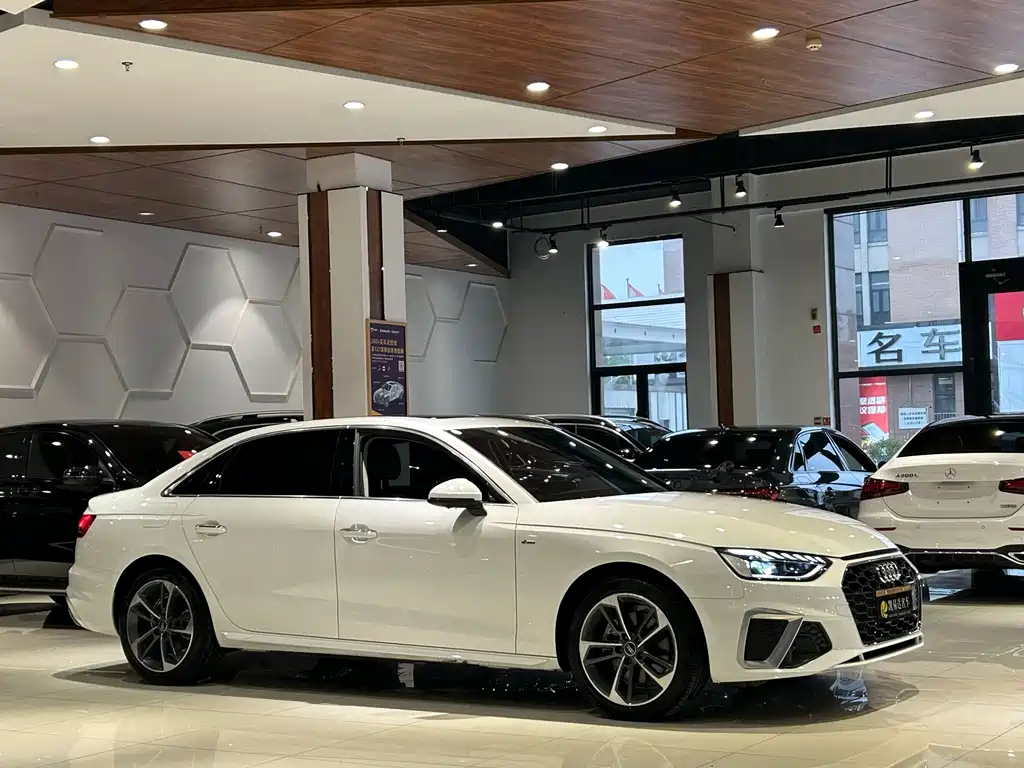 Audi A4L 2025