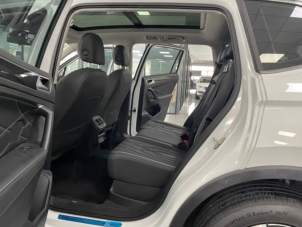 Volkswagen Tiguan L 2022
