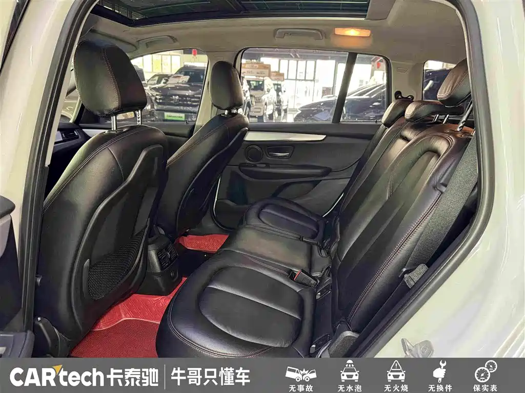 BMW 2 Series Wagon 2018 — фото 24