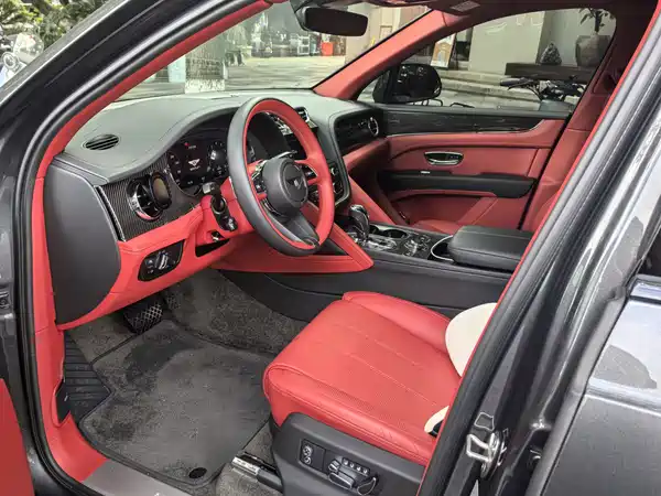Bentley Bentayga 2024