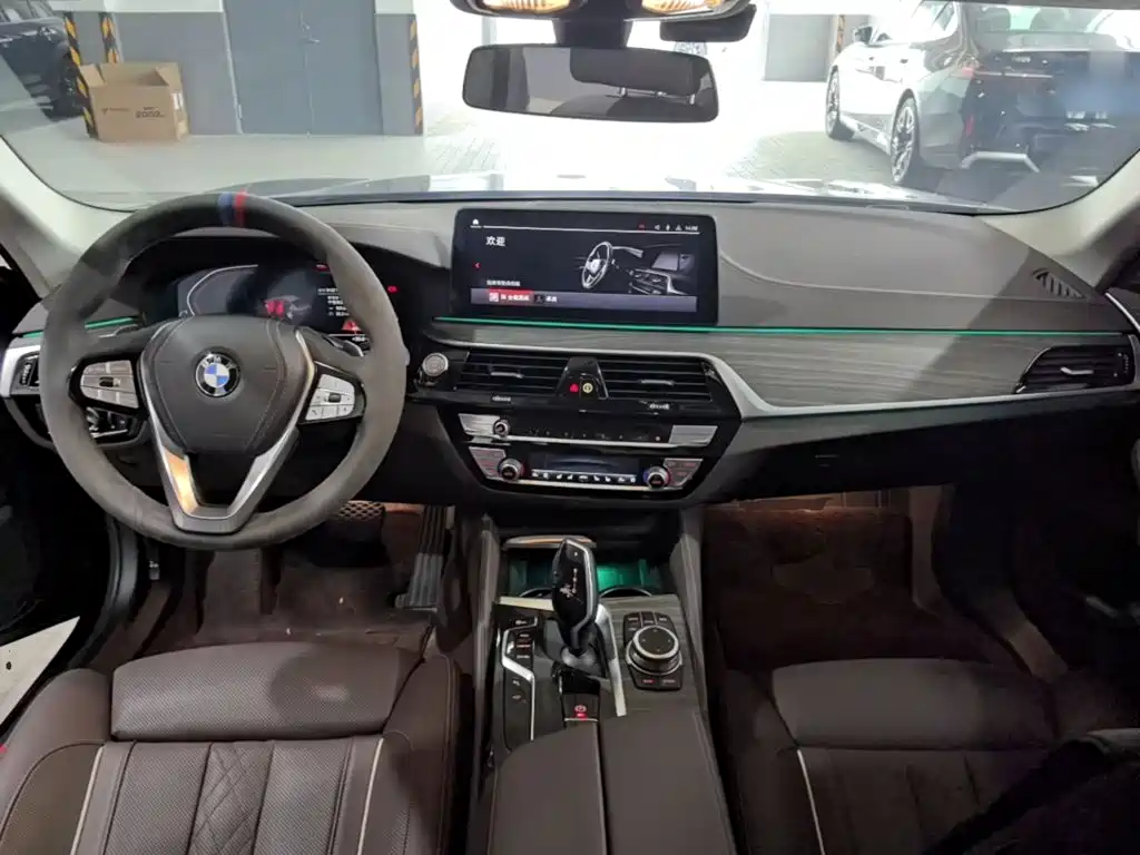 BMW 5 Series 2022 — фото 10