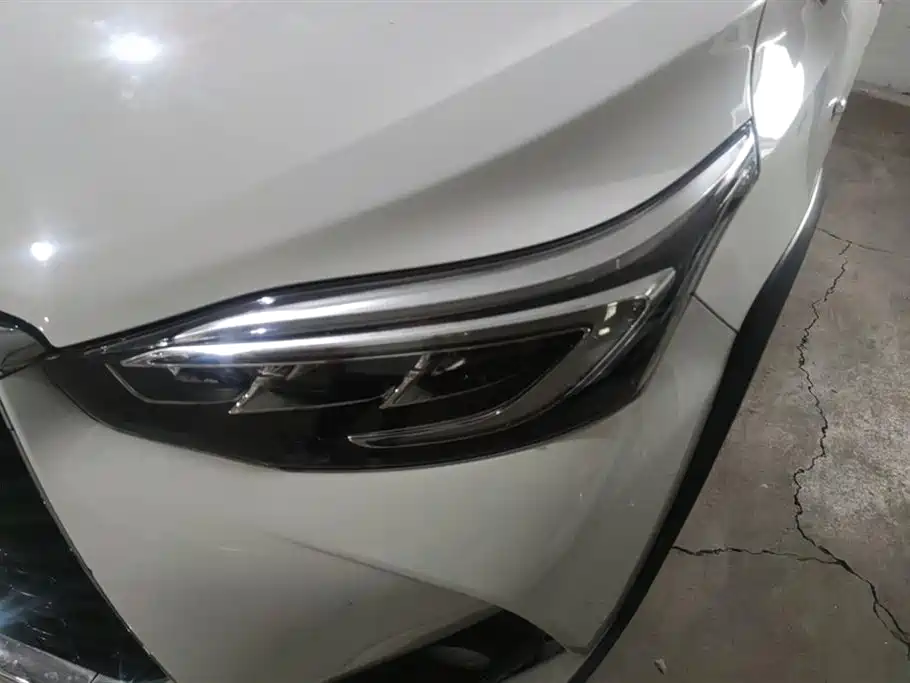 Toyota Yaris L 2023