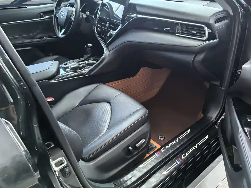 Toyota Camry 2021 — фото 12