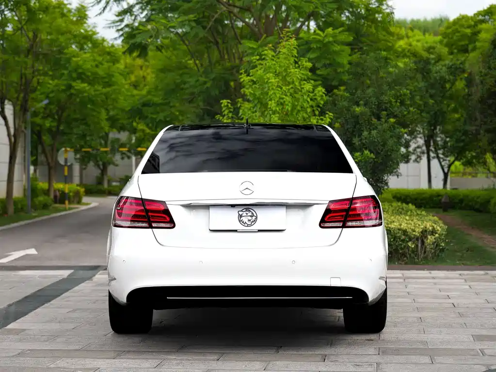 Mercedes-Benz E-Class 2014 — фото 12