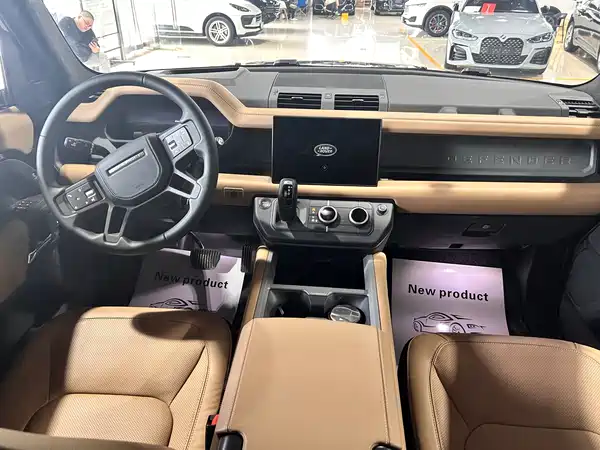 Land Rover Defender 2025
