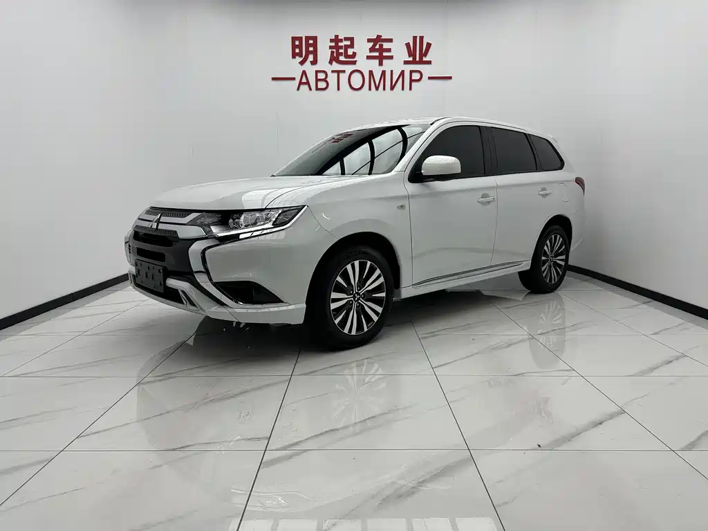 Mitsubishi Outlander 2023