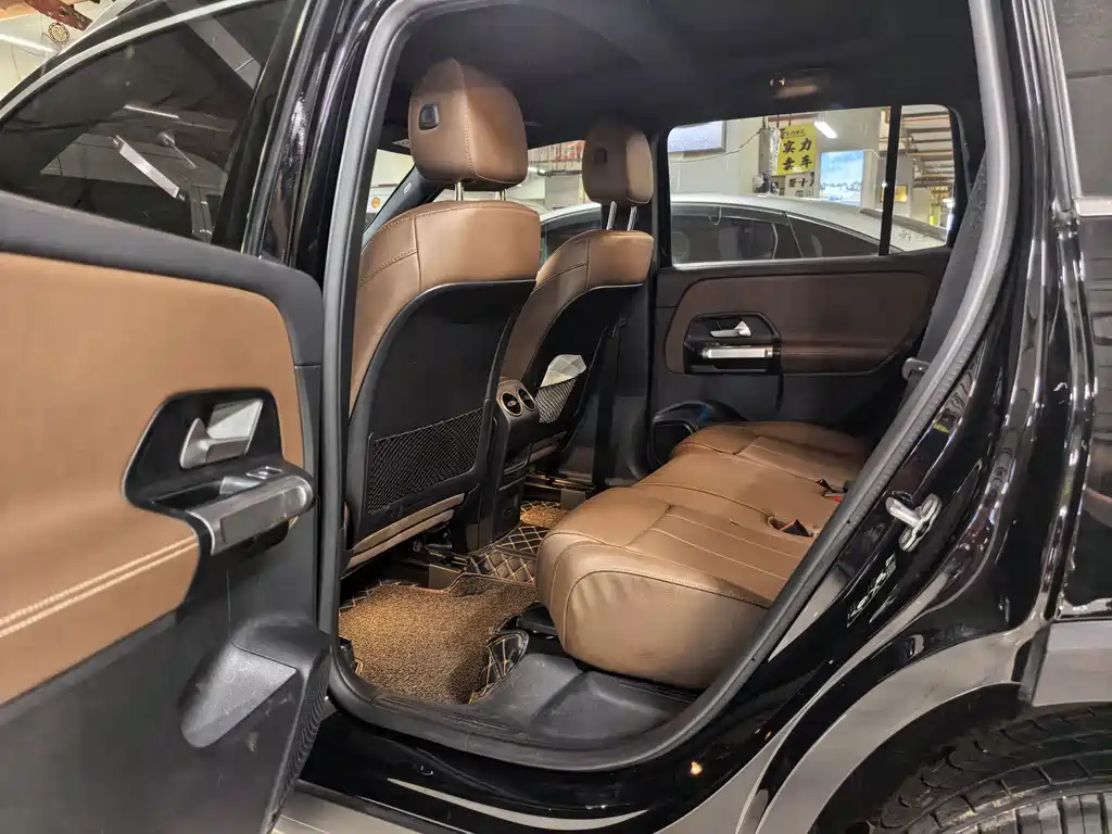 Mercedes-Benz GLB 2023