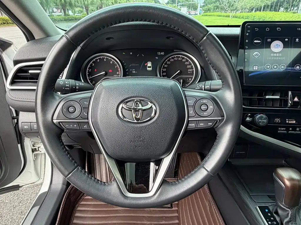 Toyota Camry 2022 — фото 15