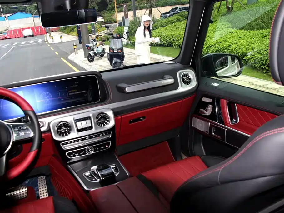 Mercedes-Benz G-Class 2023 — фото 14
