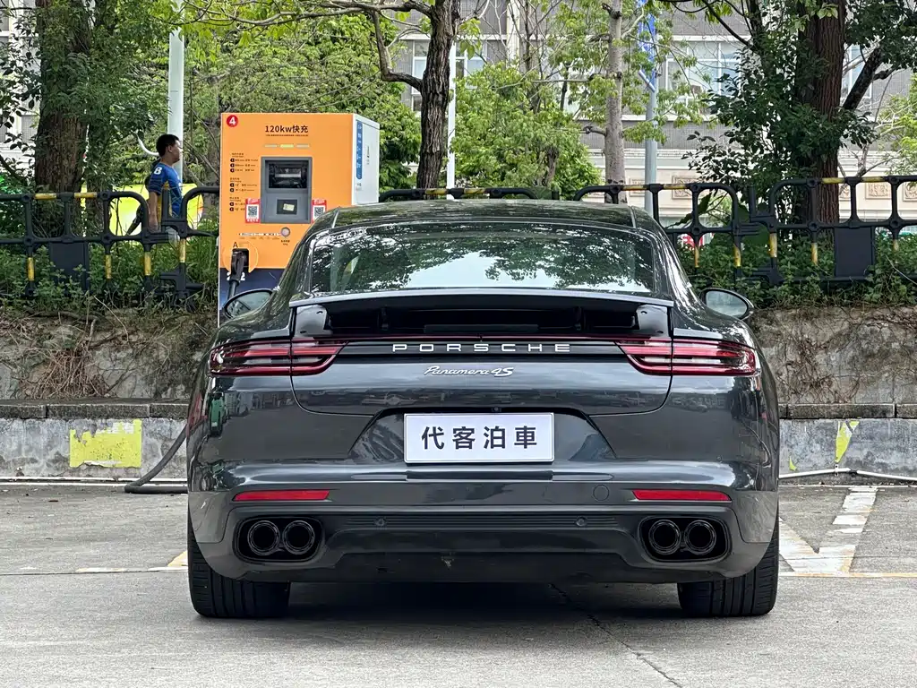 Porsche Panamera 2018 — фото 8