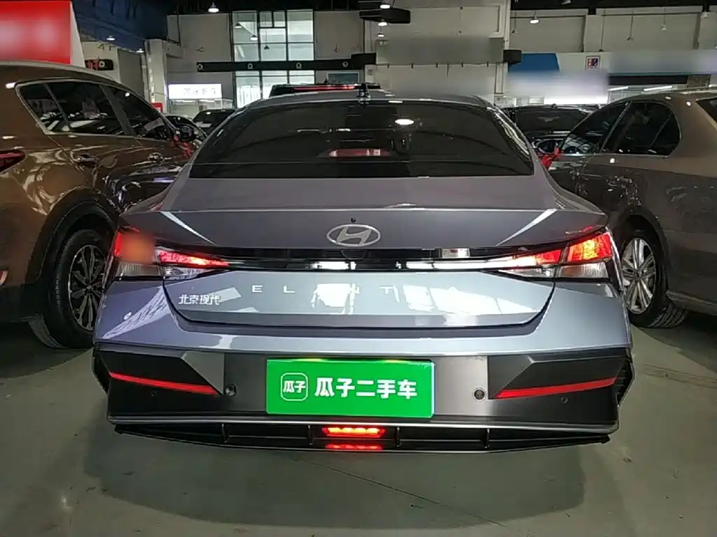 Hyundai Elantra 2024