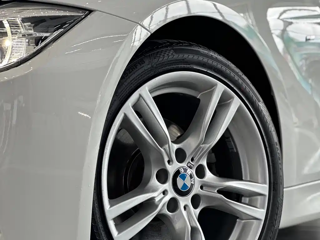 BMW 3 Series 2017 — фото 12