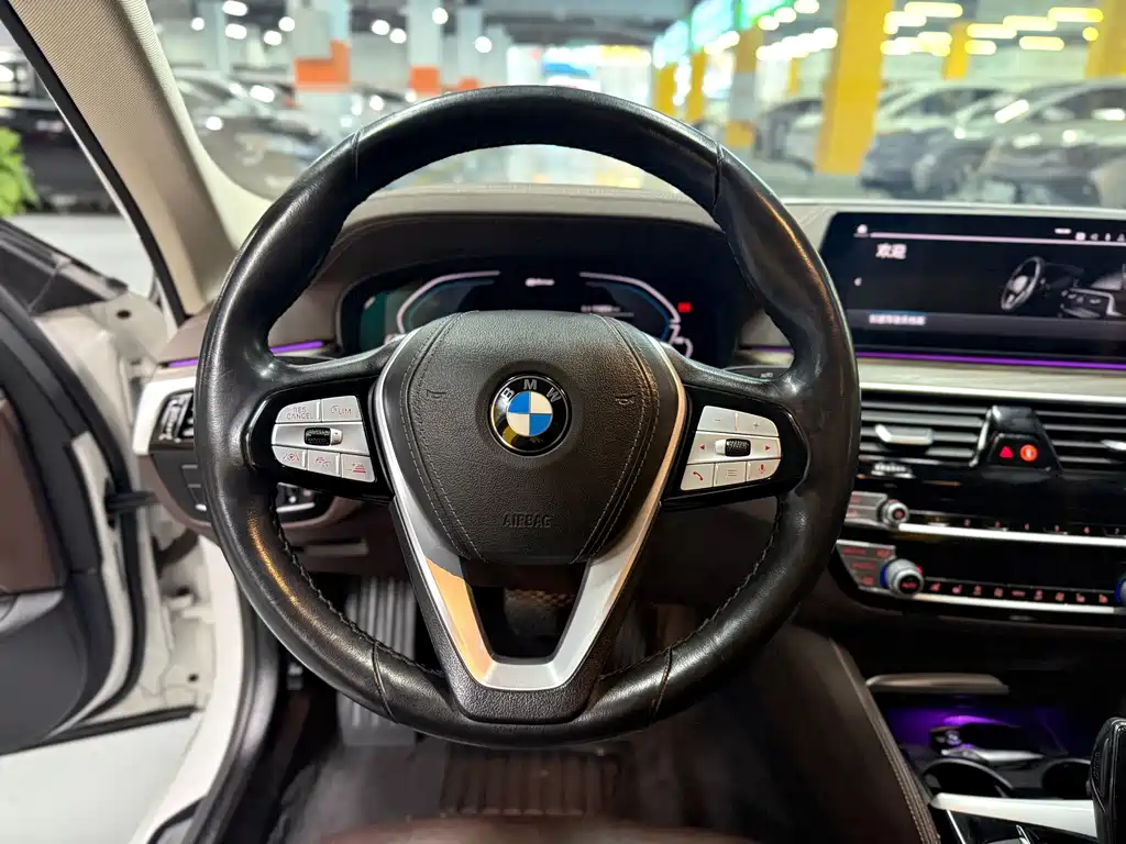 BMW 5 Series New Energy 2020 — фото 13