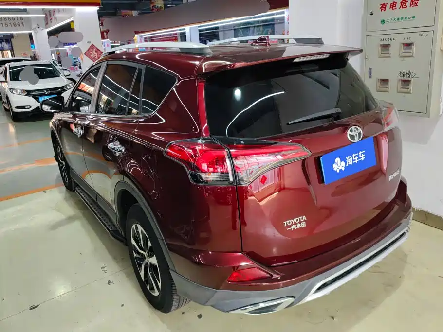 Toyota RAV4 2019 — фото 3