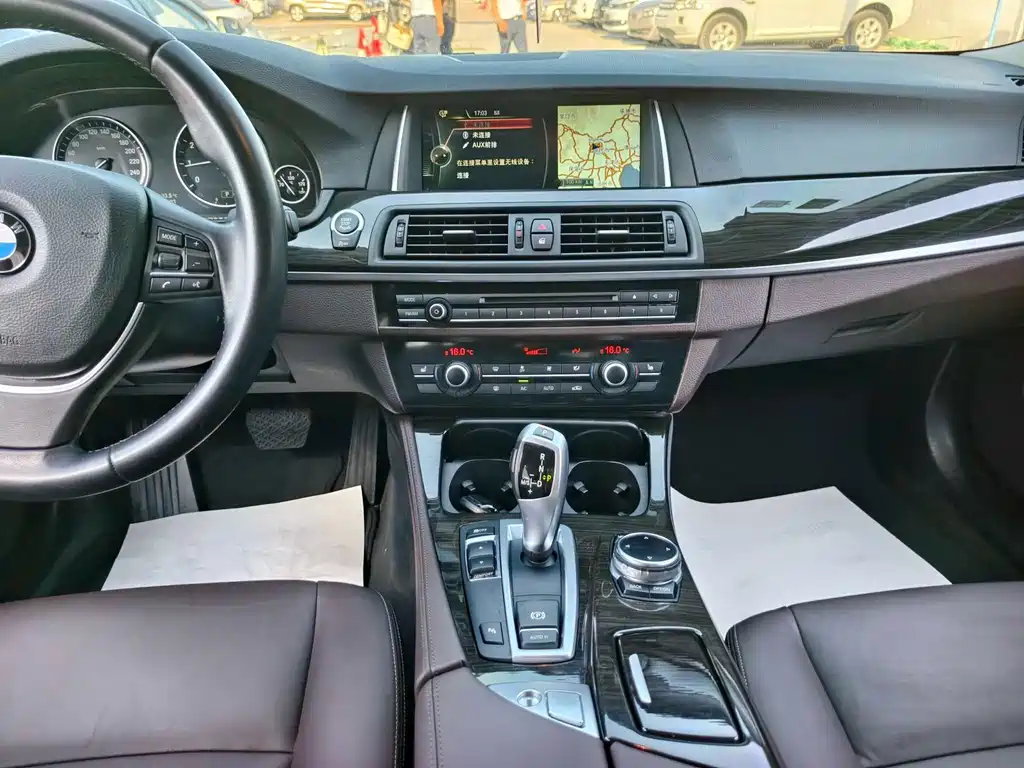 BMW 5 Series 2014 — фото 16
