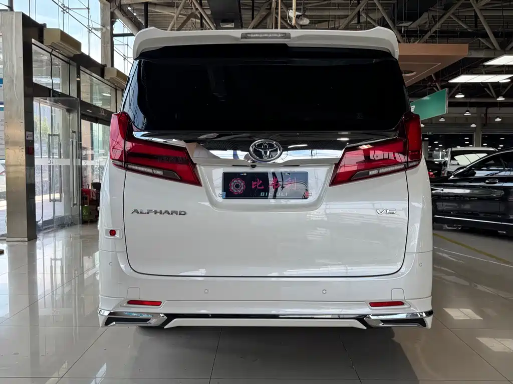 Toyota Alphard 2018 — фото 8