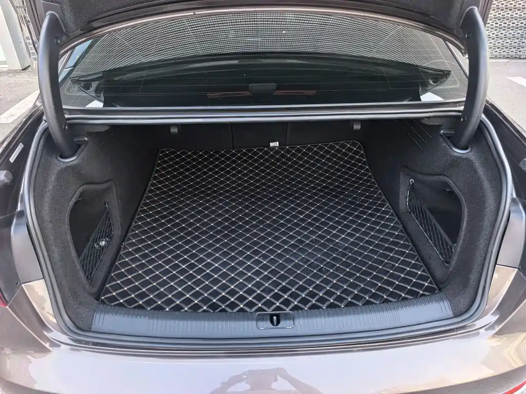 Audi A4L 2017 — фото 19