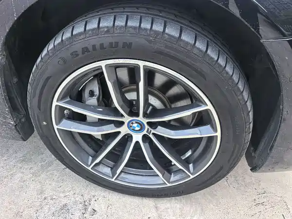 BMW 5 Series New Energy 2022