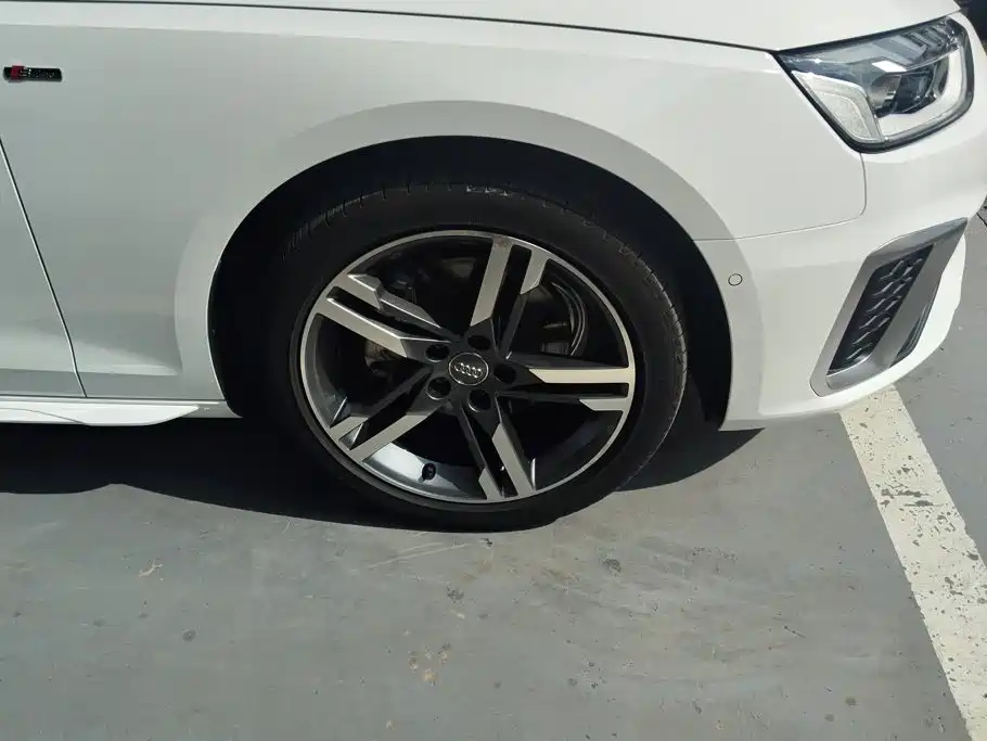 Audi A4L 2021