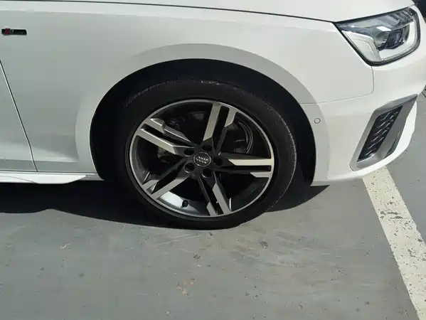 Audi A4L 2021