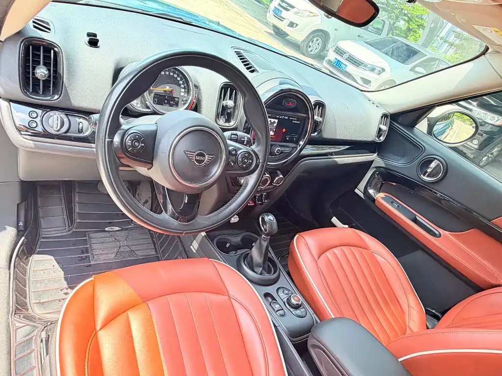 MINI Countryman 2019 — фото 11