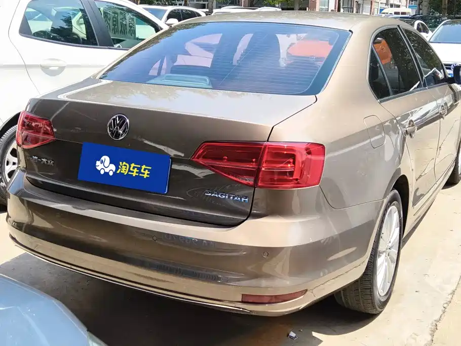 Volkswagen Sagitar 2016