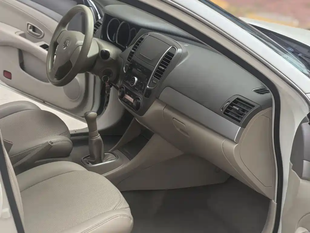 Nissan Sylphy 2017 — фото 10