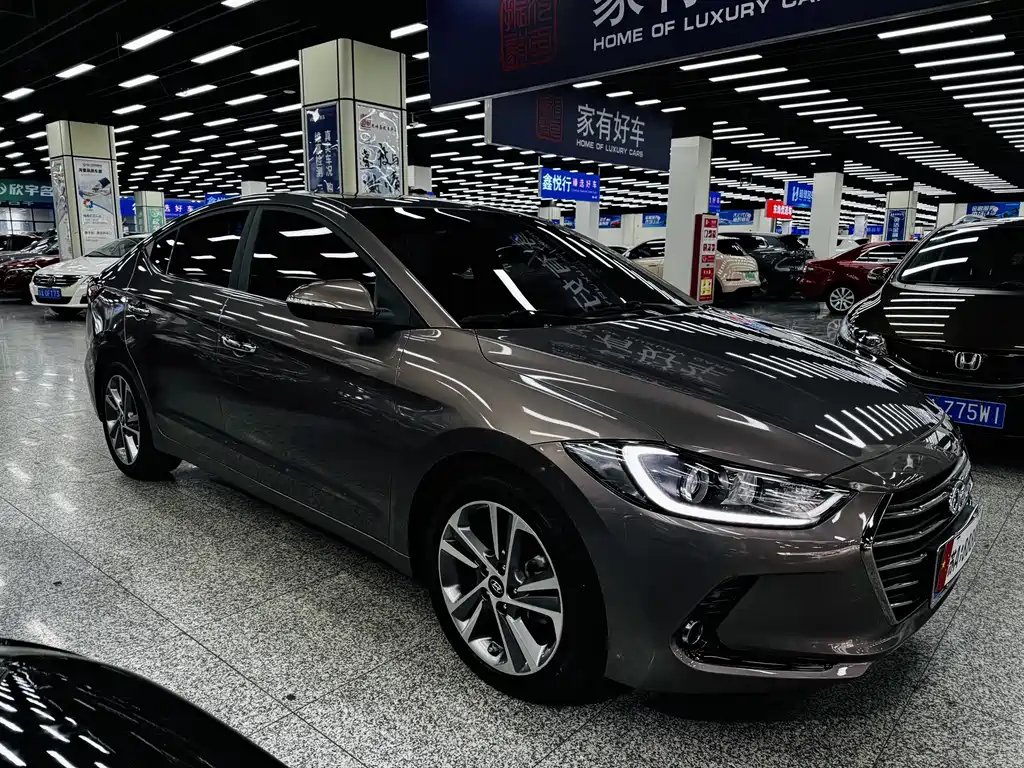 Hyundai Elantra 2016 — фото 3