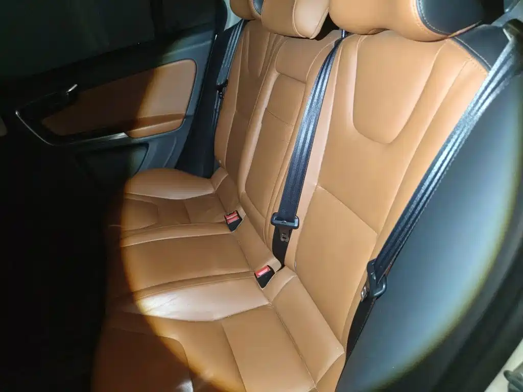 Volvo S60 2017 — фото 15